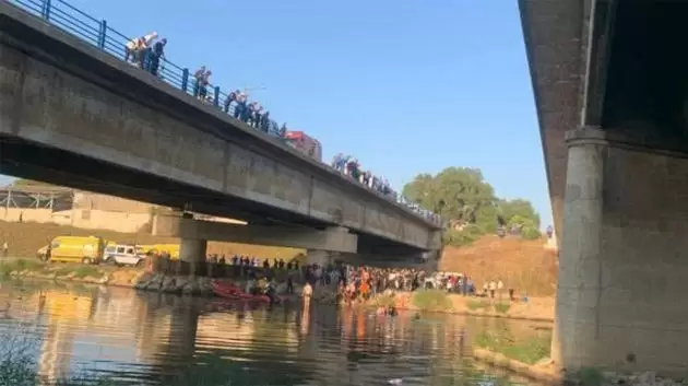 الجزائر/ حادث سقوط حافلة يودي بحياة 18 شخصا