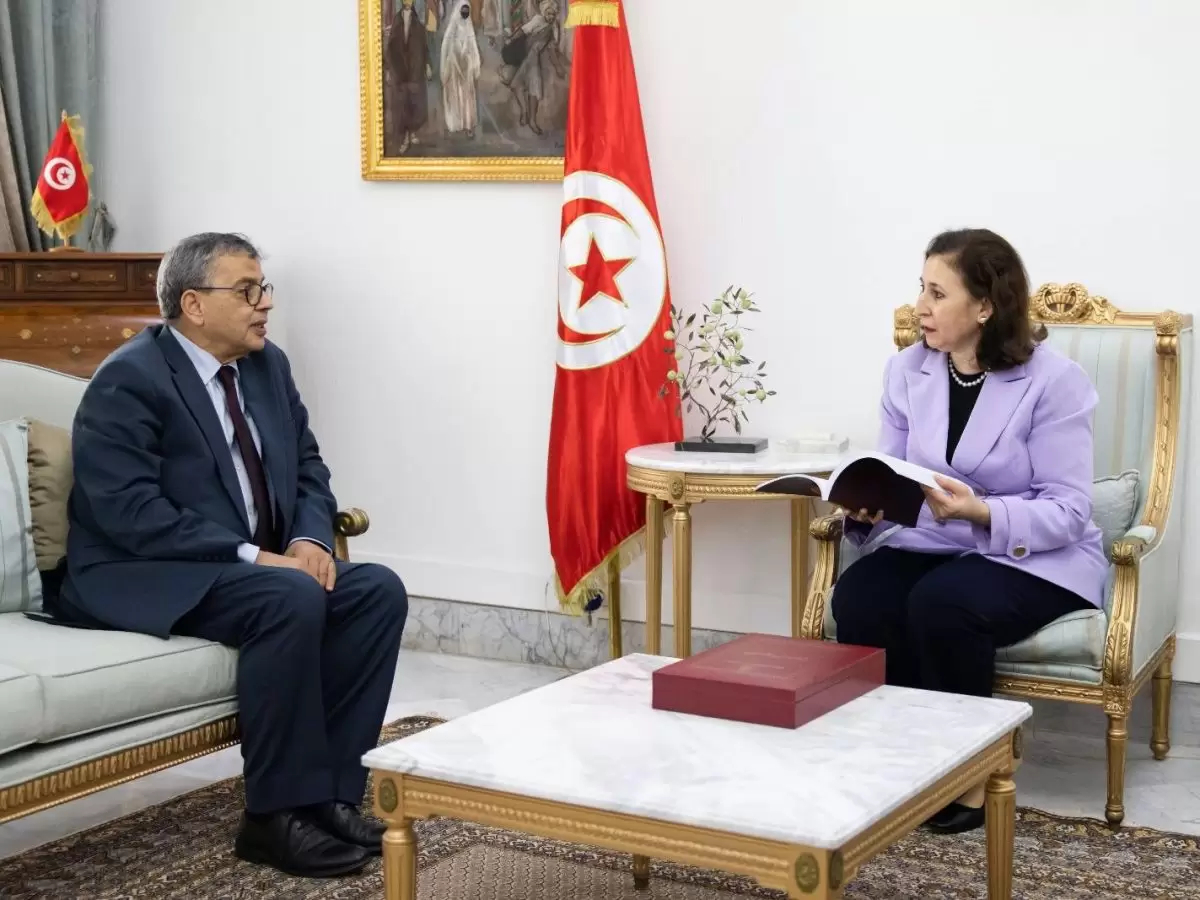 رئيسة الحكومة تؤكد ضرورة عدم الخضوع لأيّة إملاءات خارجية