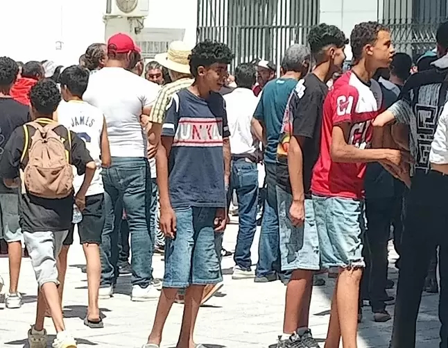 مجهولون يهاجمون مقر اتحاد الشغل (فيديو)