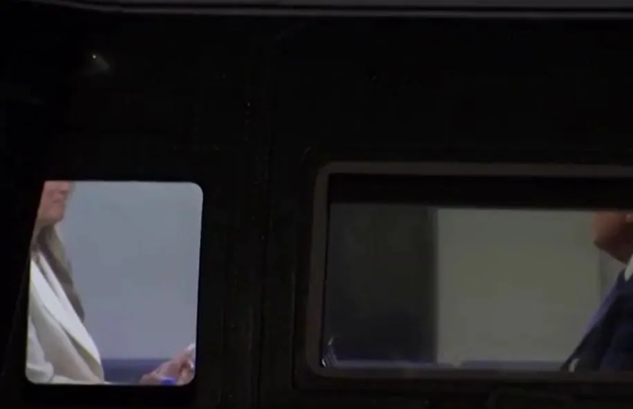 محادثة محتدمة بين ترامب وزوجته على متن المروحية الرئاسية (فيديو)