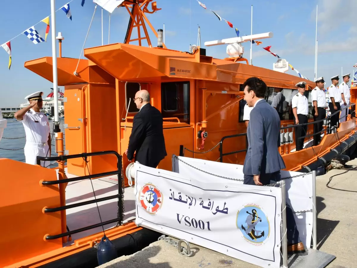 جيش البحر يتسلم قاربين لتعزيز جهوده في الإغاثة والإنقاذ