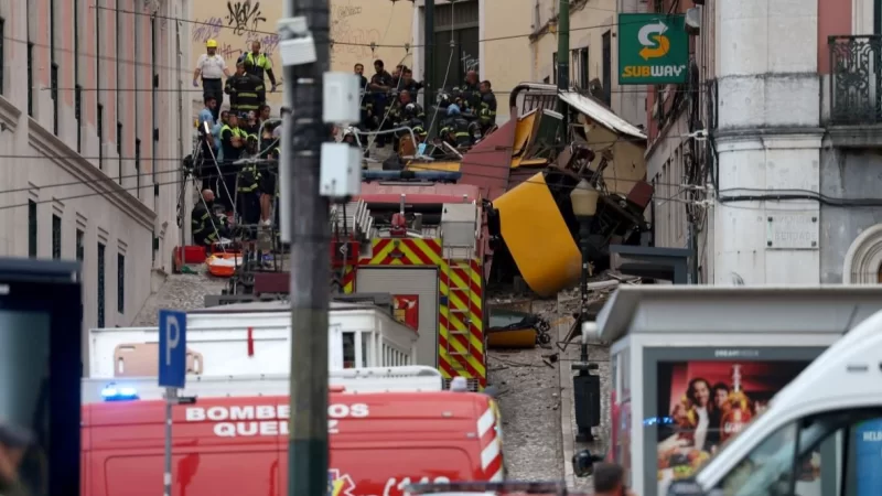 البرتغال في حداد.. قتلى  جراء خروج عربة ‘ترام’ عن مسارها