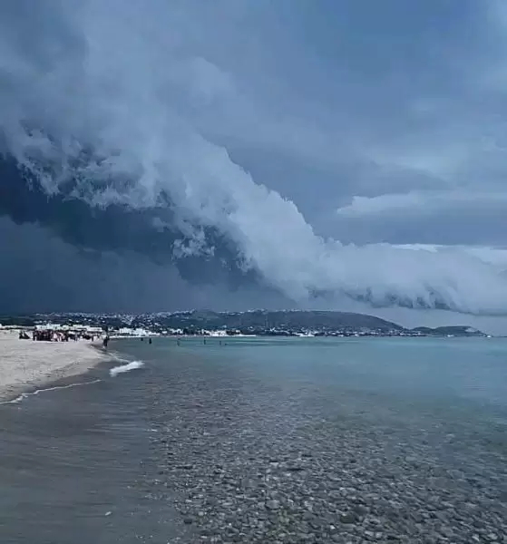 السحابة الجدارية التي ظهرت في بنزرت إنذار طبيعي