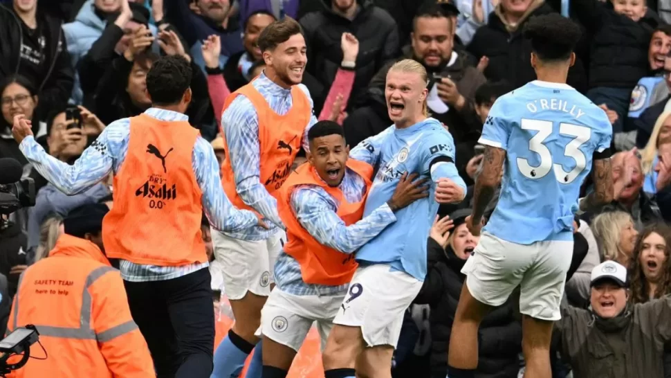 السيتي يحرز ثلاثية في شباك اليونايتد