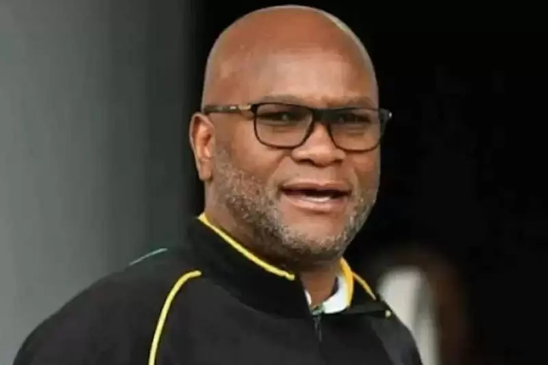 العثور على جثة سفير جنوب أفريقيا في فرنسا المختفي اسفل نزل في باريس