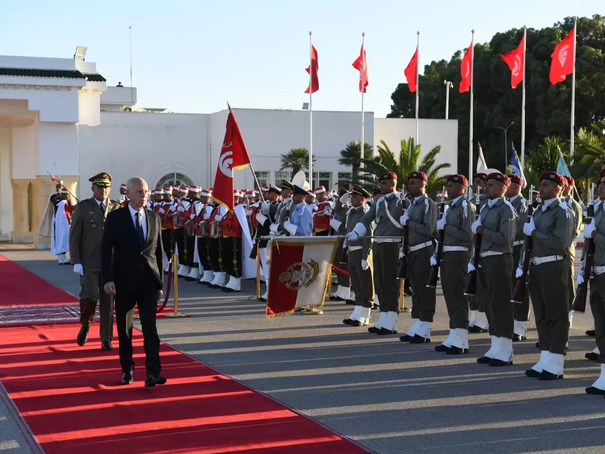 رئيس الدولة في زيارة إلى الجزائر