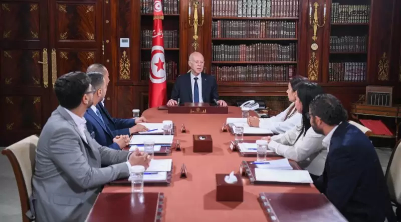 سعيد يجتمع بعدد من حاملي شهادة الدكتوراه