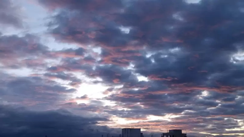 طقس ليل 01 سبتمبر 2025.. أجواء مغيمة ورياح قوية بالسواحل