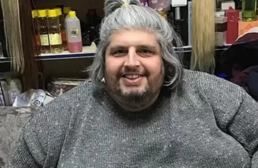 فيديو… رافعة تنقل جثمان أحد أضخم الرجال في العالم