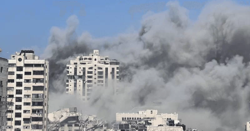 فيديو.. لحظة قصف برج المشتهى الشاهق في غزة