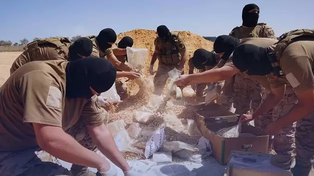 ليبيا.. إتلاف كميات ضخمة من المخدرات والكوكايين والخمور