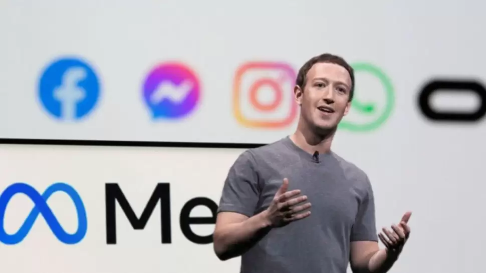 نظارة ذكية “تخذل” زوكربيرغ.. موقف محرج على المسرح