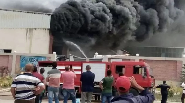 مصر.. قتلى وجرحى اثر احتراق مصنع وانهياره (فيديو)