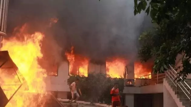 نيبال.. محتجون يحرقون مقرّ البرلمان ومنزل الرئيس