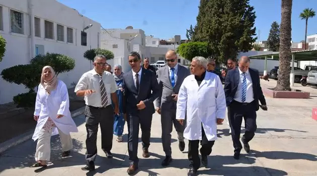 والي سوسة في زيارة تفقدية للمبيتات والمطاعم الجامعية (صور)