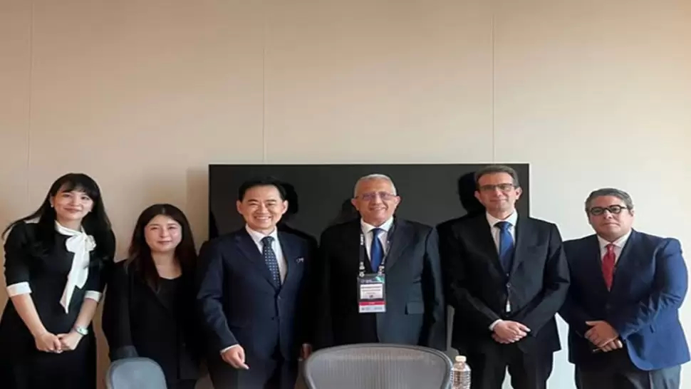 وزير الصحة يبحث سبل الشراكة مع شركة رائدة في مجال البيوصيدلة