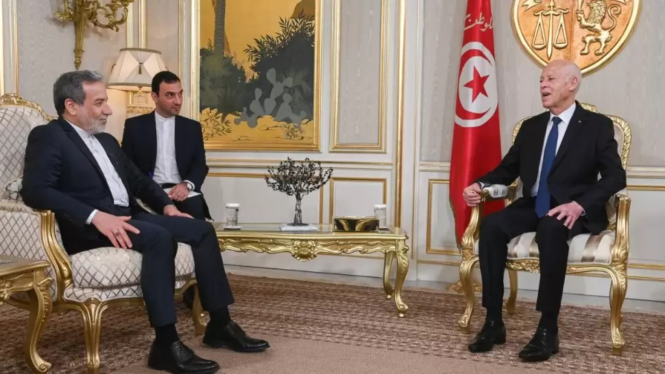 ماذا في لقاء رئيس الدولة بوزير الخارجية الإيراني