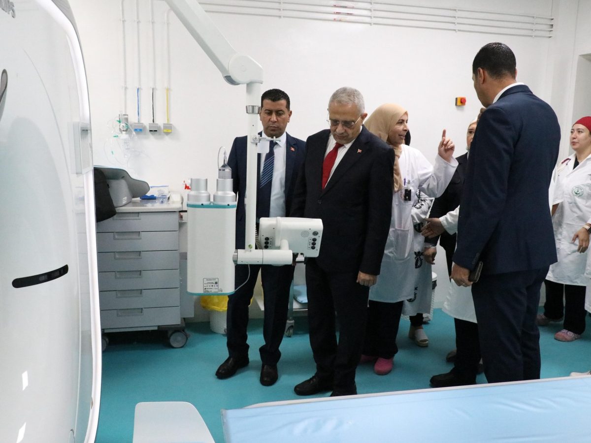 تعزيز مستشفى طبرقة بآلة مفراس جديدة