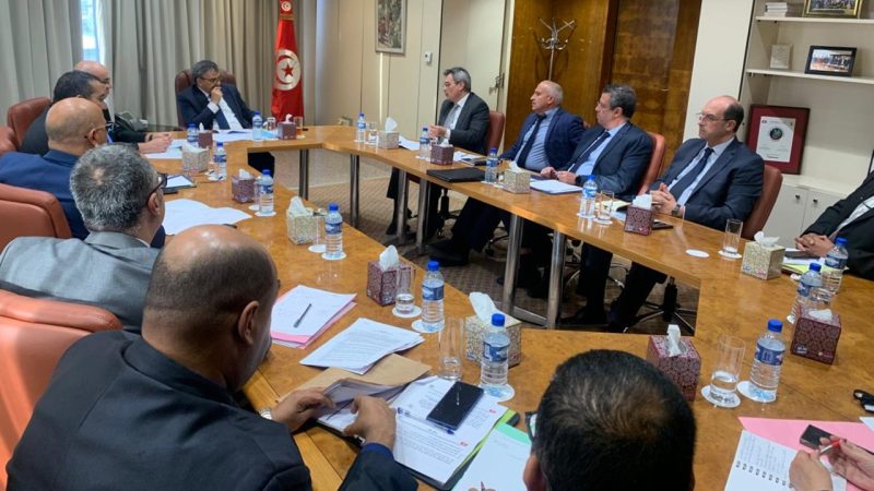 محافظ البنك المركزي يدعو البنوك لتمويل موسم زيت الزيتون