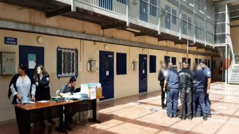 نشطاء أسطول الصمود المعتقلين يمثلون حاليا أمام محكمة خاصة