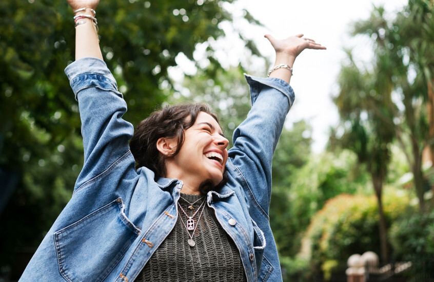 اكتشاف مذهل.. السعادة تحمي من أمراض القلب والسرطان 