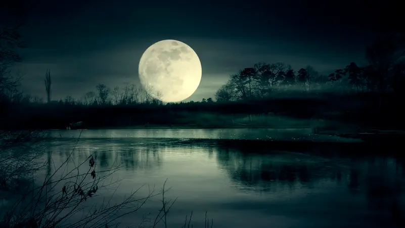 القمر العملاق يزين السماء خلال أيام.. أكبر بدر في 2025