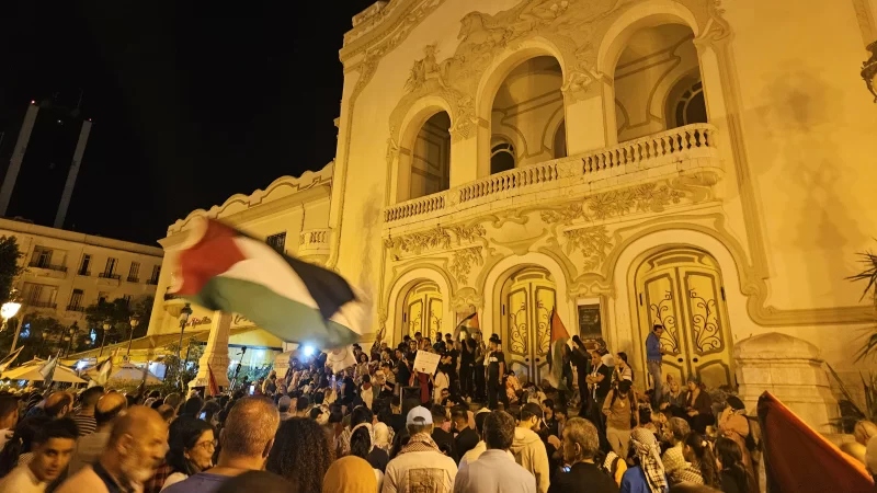 وقفة مساندة لأسطول الصمود أمام المسرح البلدي بالعاصمة