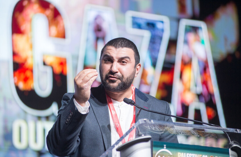 امريكا.. احتجاز صحفي بريطاني بسبب انتقاده لإسرائيل