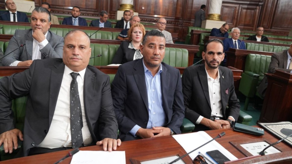 البرلمان/ دعوة إلى تقديم لائحة لوم ضد الحكومة