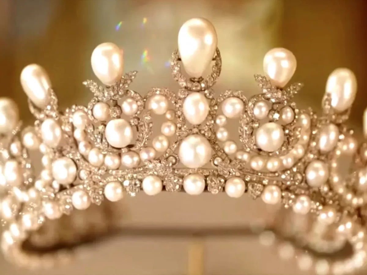 مبلغ ضخم للغاية.. متحف اللوفر يقدّر قيمة المجوهرات المسروقة