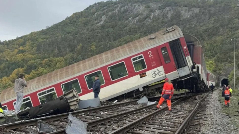 حادث اصطدام قطارين بسلوفاكيا يخلف أكثر من 90 مصابا