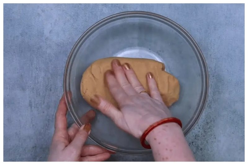 دكتورة تدعو لتجنب هذه الأنواع من البسكويت والكايك