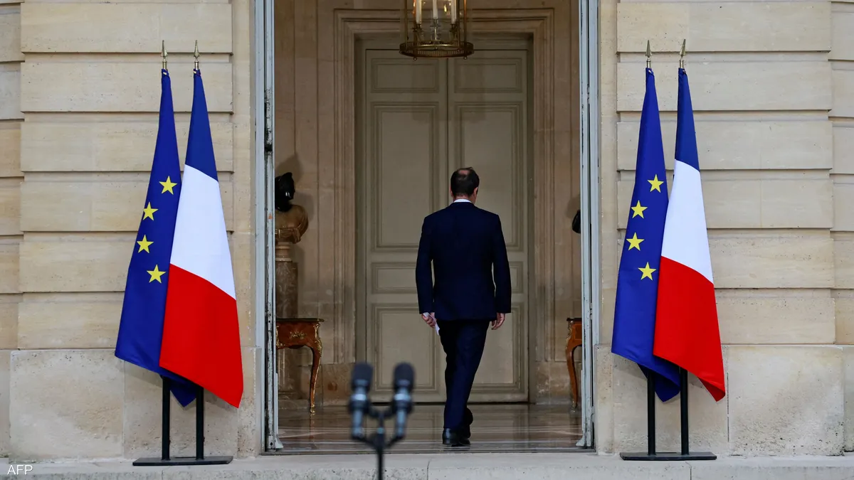 رئيس وزراء فرنسا المستقيل: أعتقد أن مهمتي انتهت