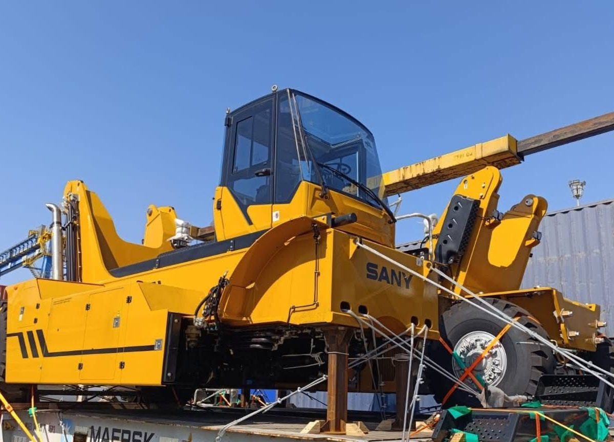 شركة الشحن والترصيف تتسلّم معدات جديدة