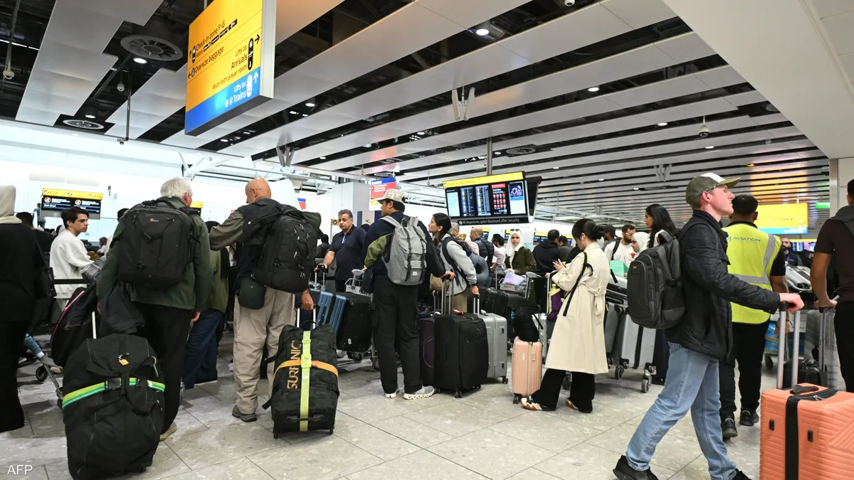 ‘هاكرز’ يخترقون مطارات دولية ويبثون رسائل ضد إسرائيل (فيديو)