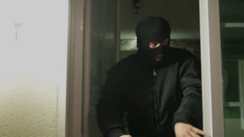 اقتحام معهد بسليانة وسرقة هواتف تلاميذ.. الاحتفاظ بمشتبه بهم