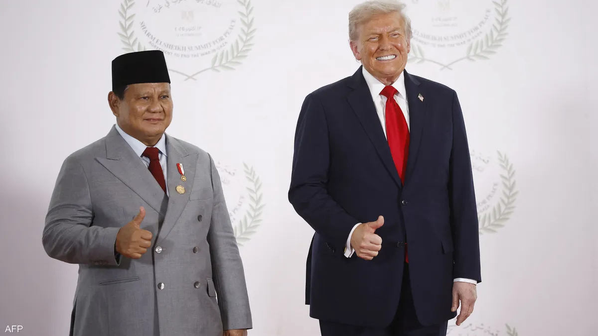 “ميكروفون مفتوح” يكشف طلب رئيس إندونيسيا من ترامب (فيديو)