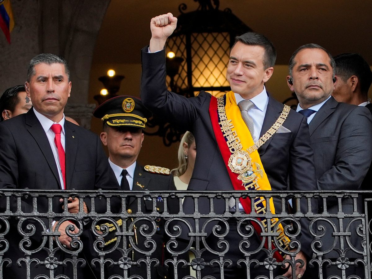 نجاة رئيس الإكوادور من إطلاق نار استهدف موكبه (فيديو)