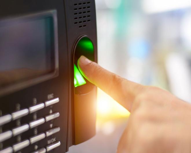 لمراقبة موظفي الدولة.. نحو تركيز منظومة مراقبة الحضور باعتماد آلية البصمة لمراقبة موظفي الدولة.. نحو تركيز منظومة مراقبة الحضور باعتماد آلية البصمة