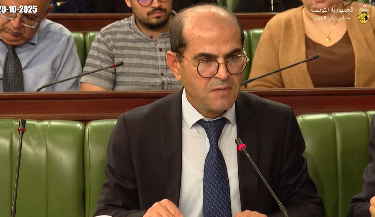 وزير التجهيز: لا بد من التوقف عن سكب الفوسفوجيبس في البحر