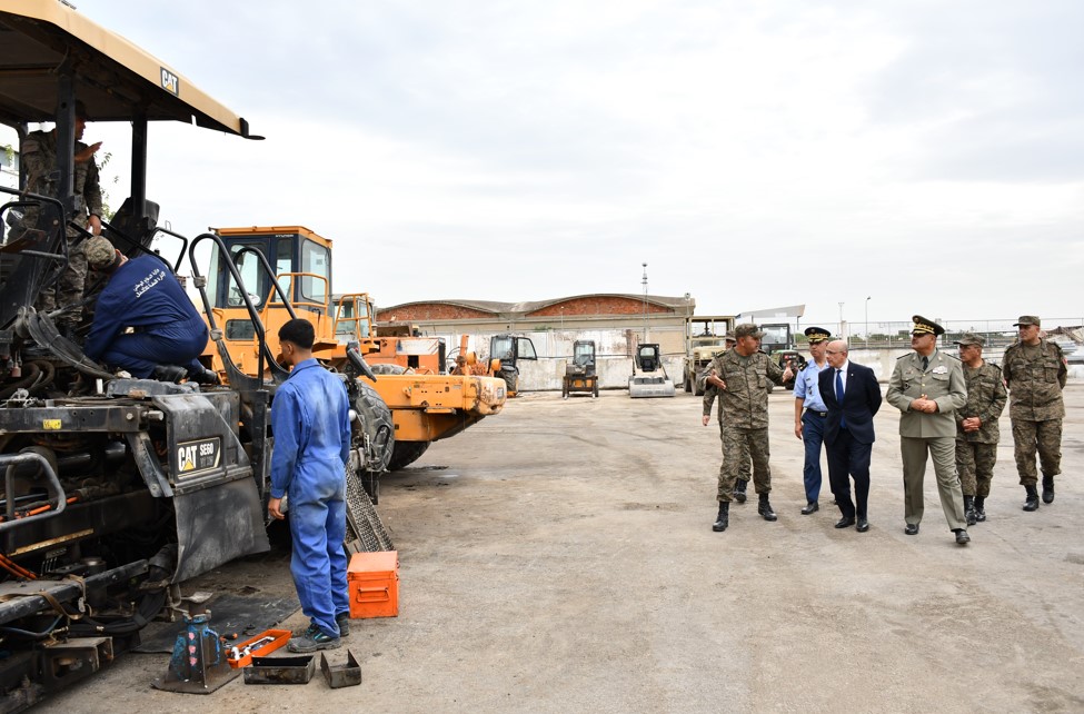 وزير الدفاع يدعو لمزيد توفير الإحاطة الاجتماعية والنفسية للعسكريين وزير الدفاع يدعو لمزيد توفير الإحاطة الاجتماعية والنفسية للعسكريين