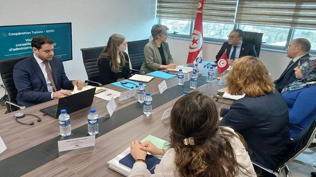 وفد من البنك الأوروبي لإعادة الإعمار في تونس