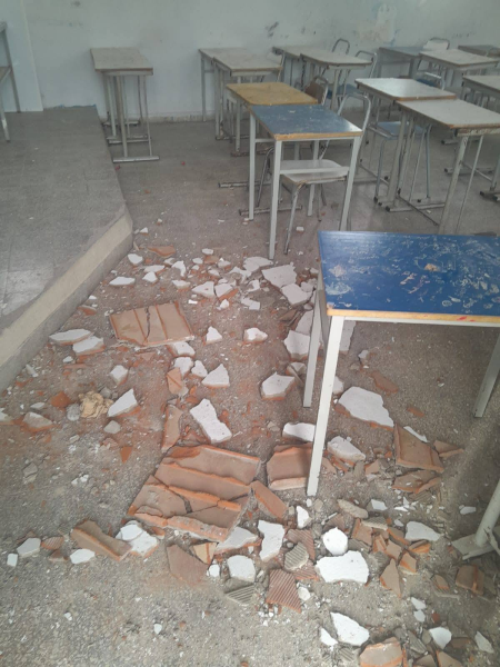 جبل الجلود.. سقوط جزء من سقف قاعة بمدرسة إعدادية