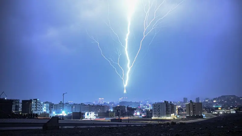 أداة ثورية للتنبؤ بالصواعق قد تغير مستقبل الطيران