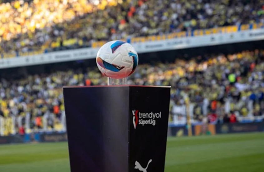 تركيا.. إيقاف 102 من لاعبي كرة القدم لهذا السبب