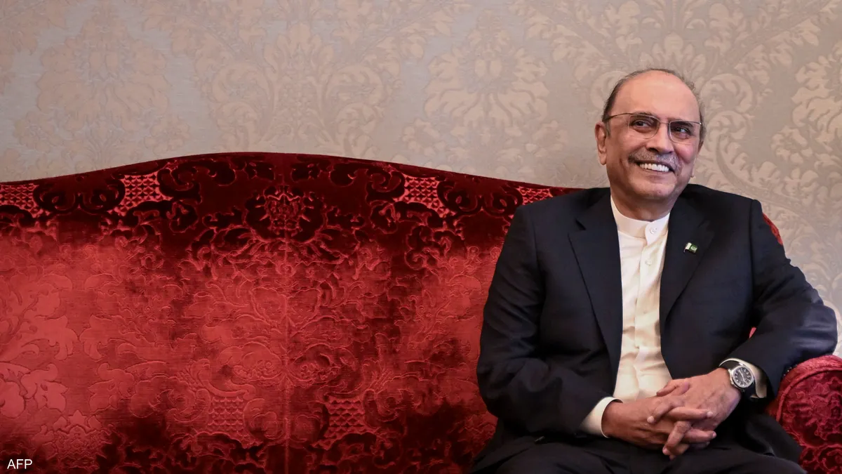 باكستان.. “حصانة مدى الحياة” للرئيس وقائد الجيش