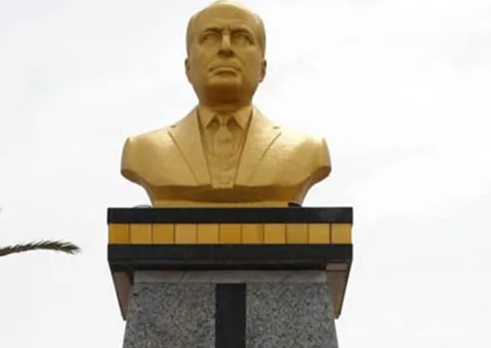 الاعتداء على تمثال الحبيب بورقيبة بالمنستير