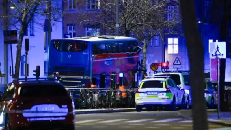 ستوكهولم/ قتلى في اصطدام حافلة بمحطة للركاب