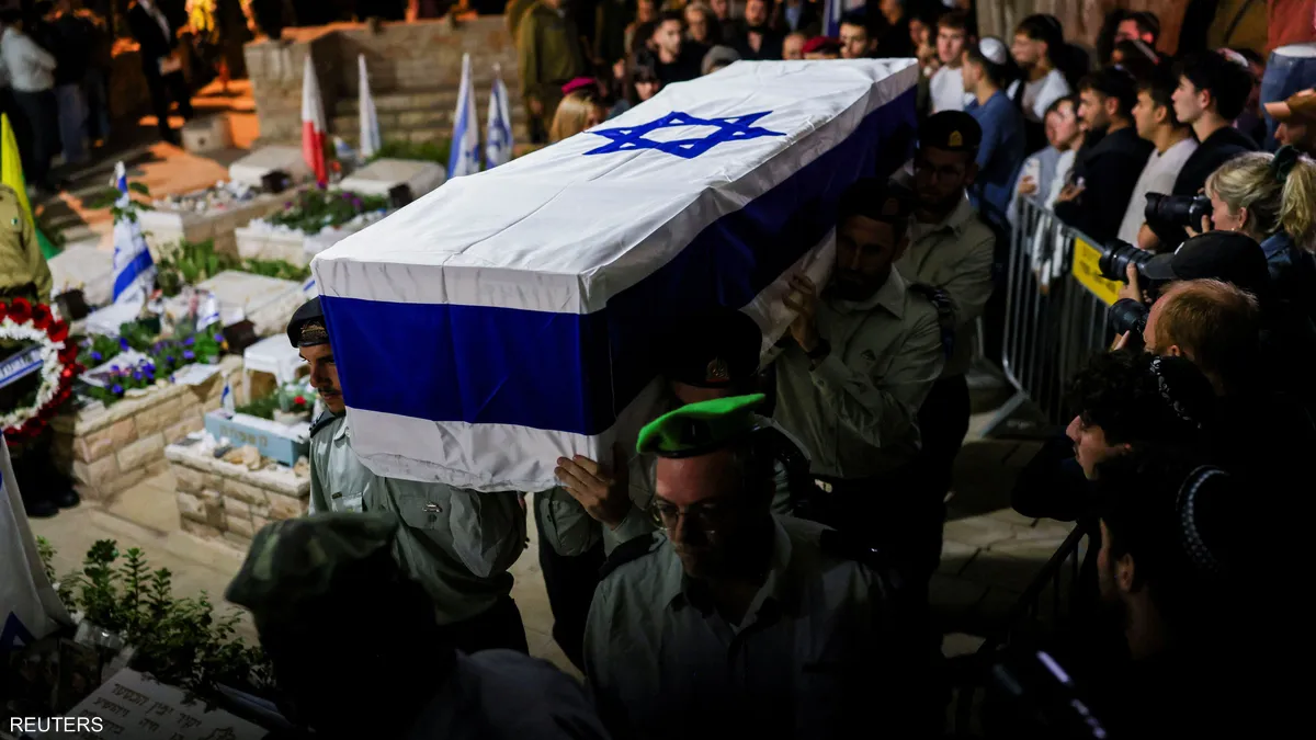 الاحتلال يتسلم رفات أحد الرهائن الأربعة المتبقين