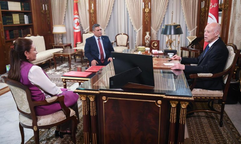 سعيّد يدعو لتبسيط إجراءات التنقّل والتسويق أمام الفلاّحين